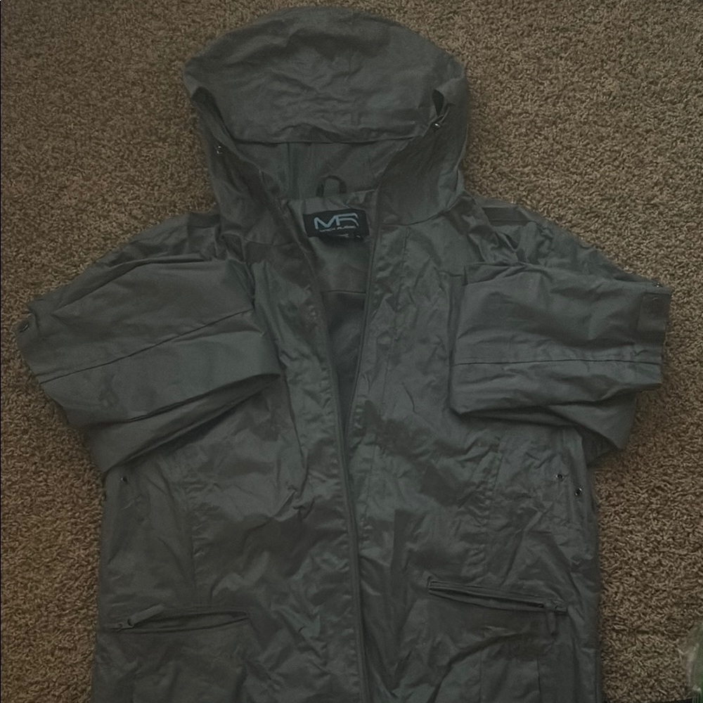 Gray Utility Jacket Weather-Resistant Hooded Design